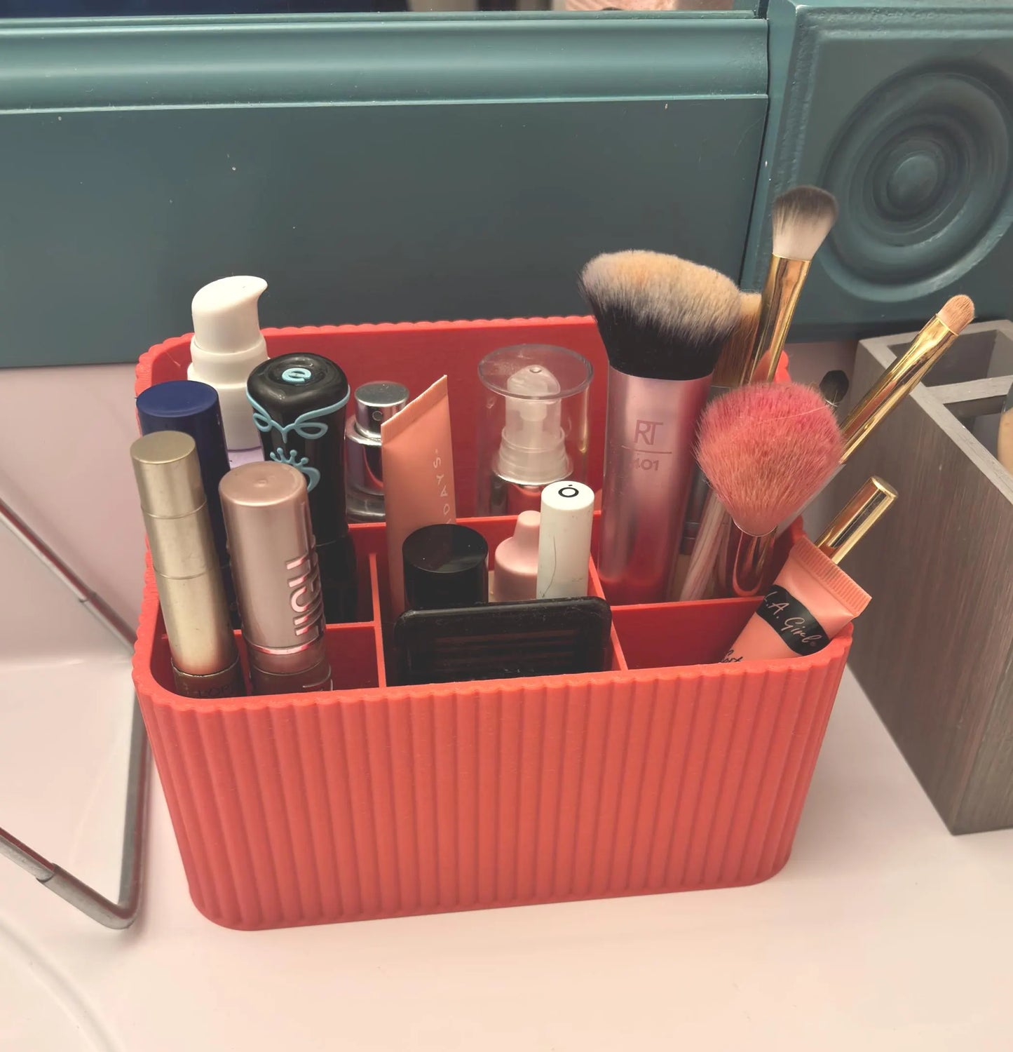 Makeup Brush Organizer with Tray | Multi-Compartment Ribbed Vanity Caddy